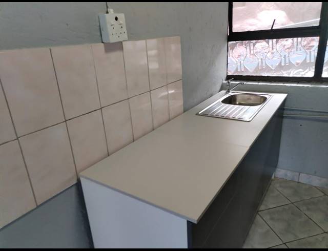 2 bed property to rent in GLENVISTA